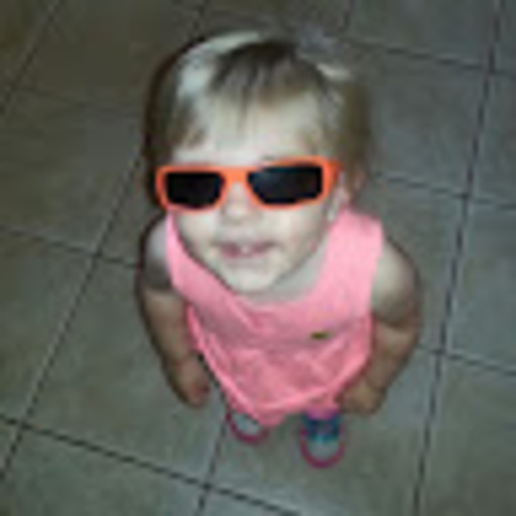 Meet your Posher, Cassandra - Picture 1 of 1